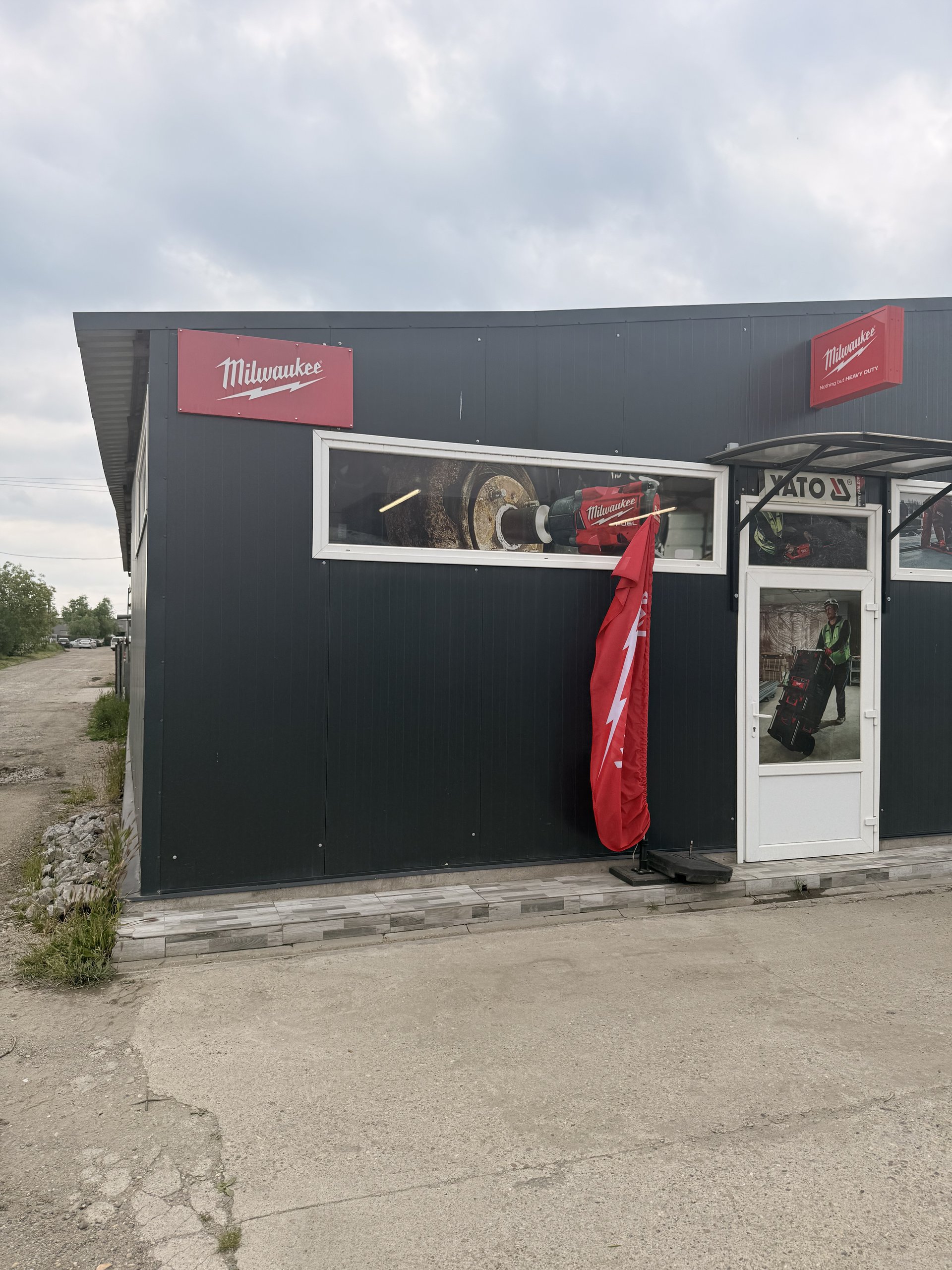 Intrare magazin Maluc Electro